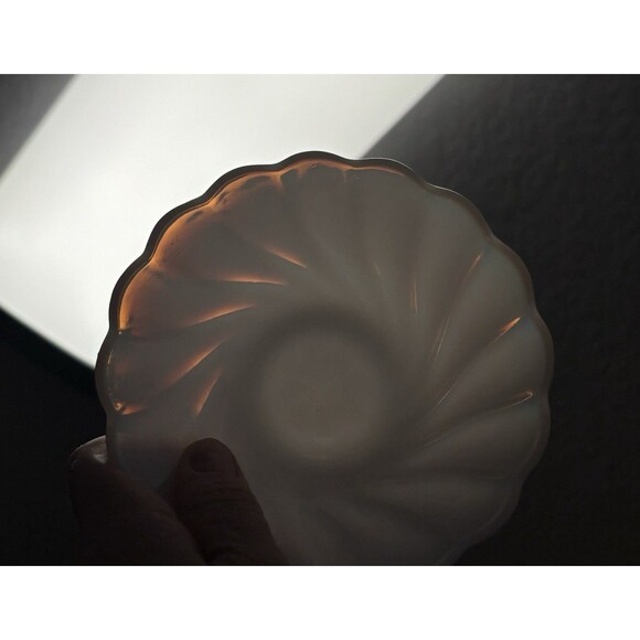 Vintage Hazel Atlas Alpine White Swirl Serving Bowl Milk Glass 1950s Opaque - Picture 7 of 7